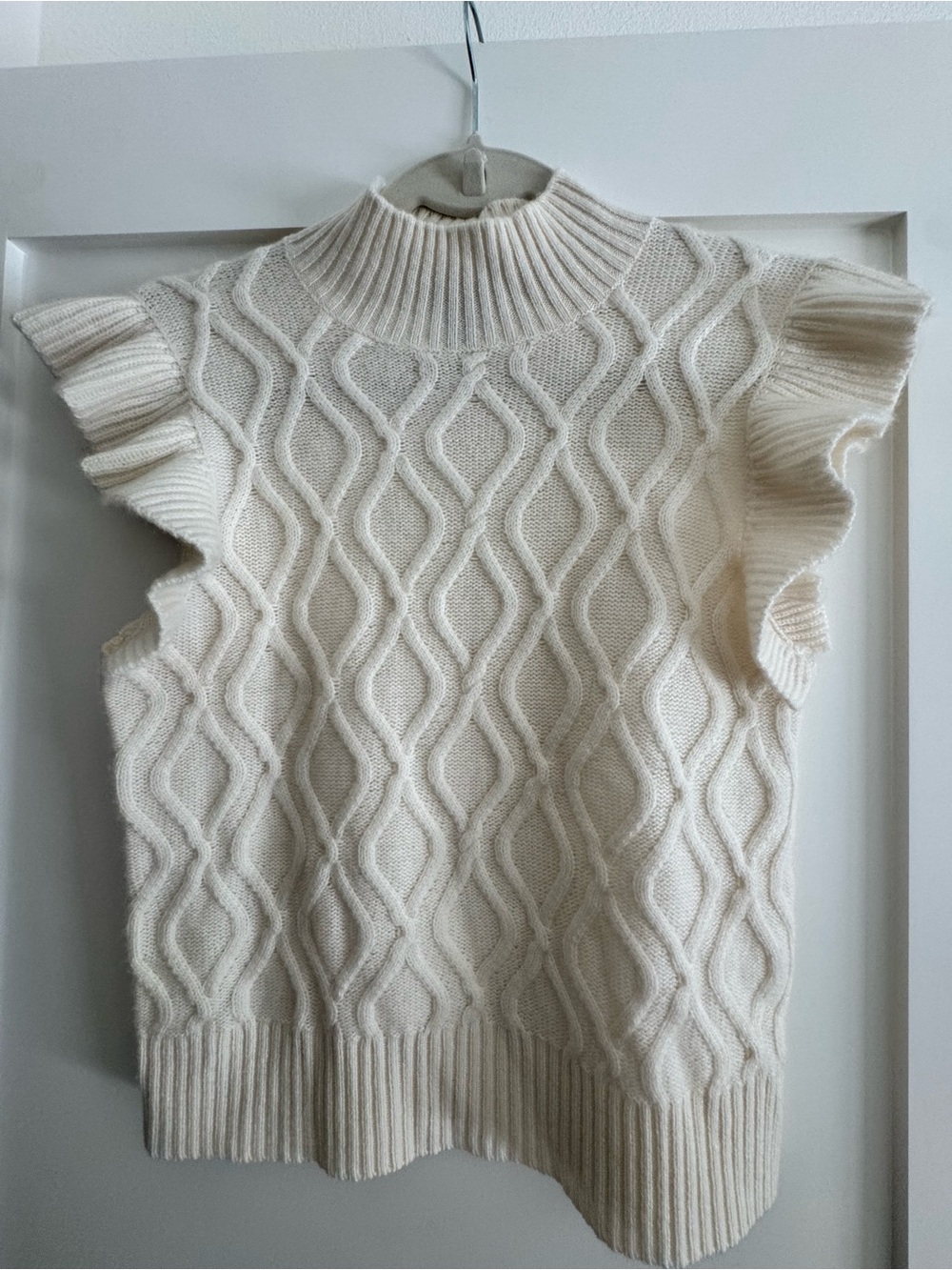 Bloomingdales Aqua Cashmere Cream Cable-Knit Ruffle Sleeve Tank Size S NWOT